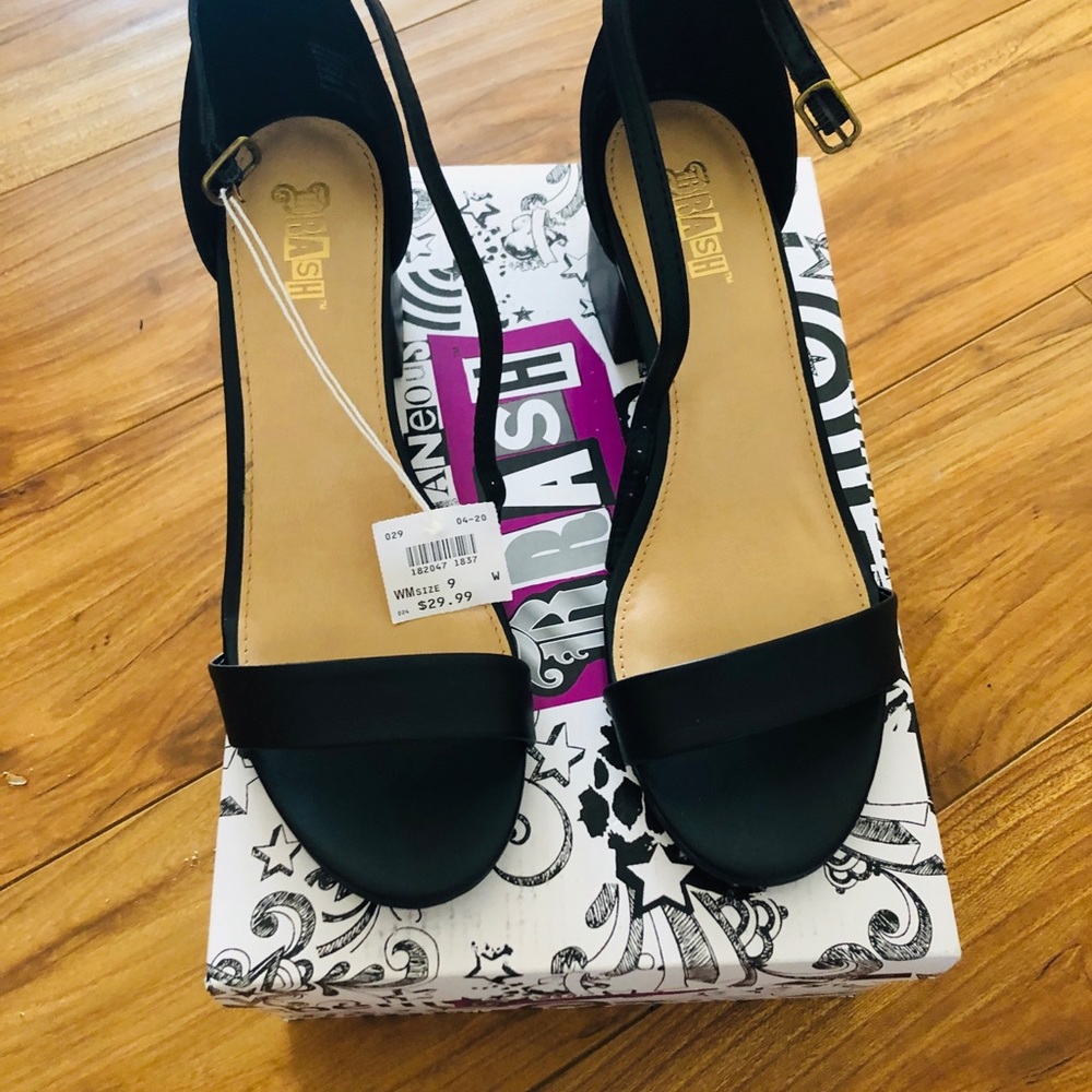 Brash Naomi Black Strap Shoe 9W